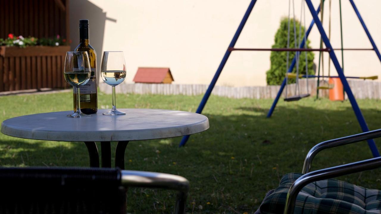 Gastehaus Moser Bed & Breakfast Podersdorf am See Luaran gambar